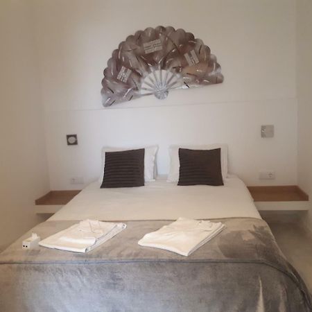 Seaview Guesthouse โอลเญา ภายนอก รูปภาพ