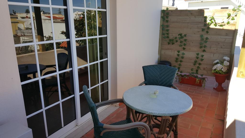 Seaview Guesthouse โอลเญา ห้อง รูปภาพ