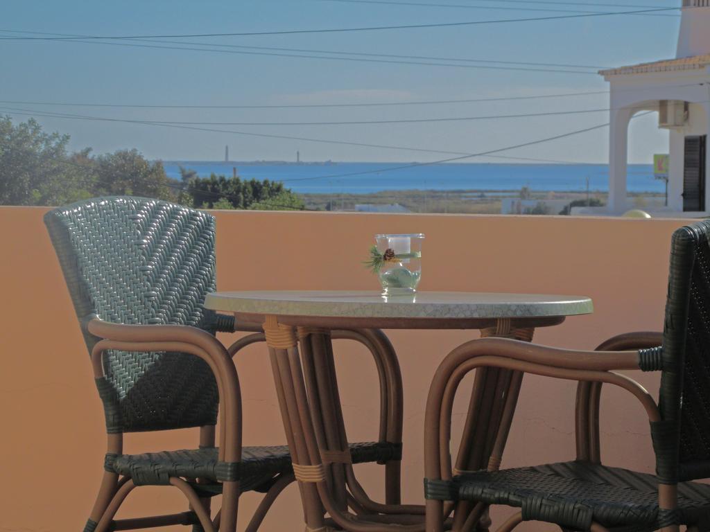 Seaview Guesthouse โอลเญา ห้อง รูปภาพ