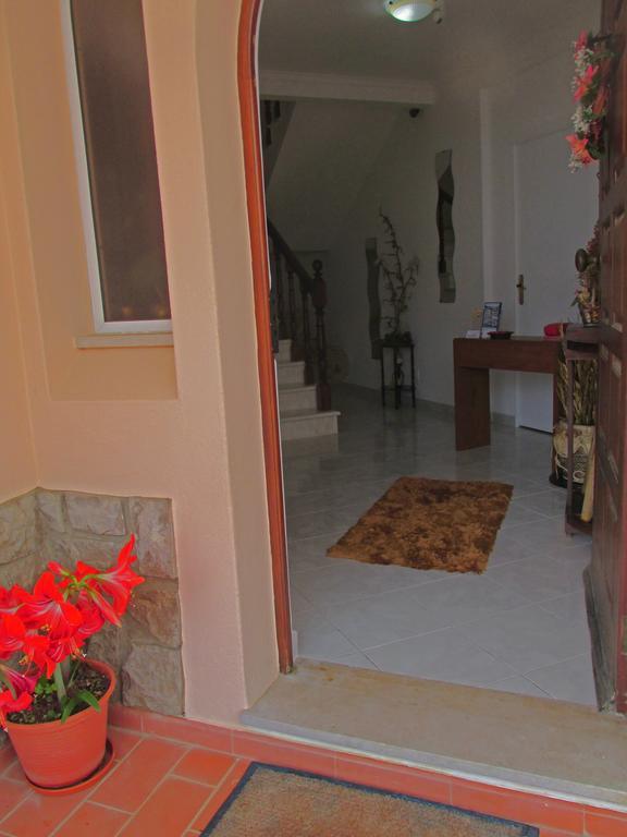 Seaview Guesthouse โอลเญา ภายนอก รูปภาพ