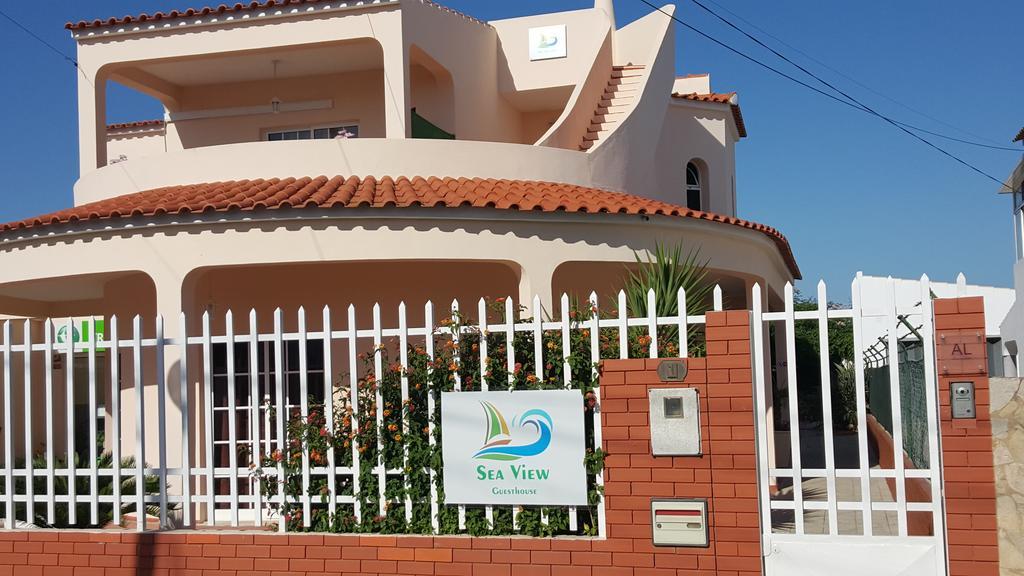 Seaview Guesthouse โอลเญา ภายนอก รูปภาพ
