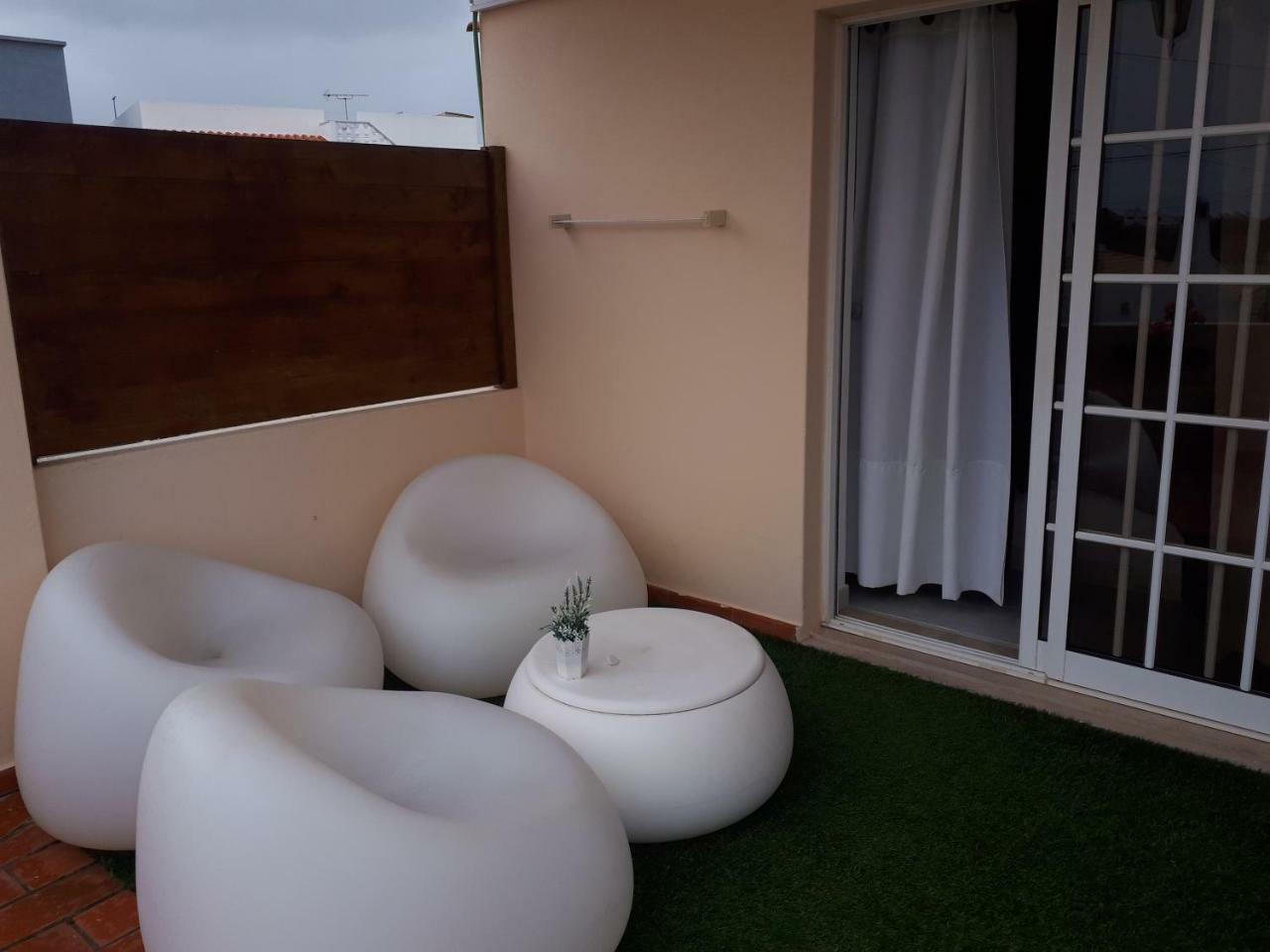 Seaview Guesthouse โอลเญา ภายนอก รูปภาพ